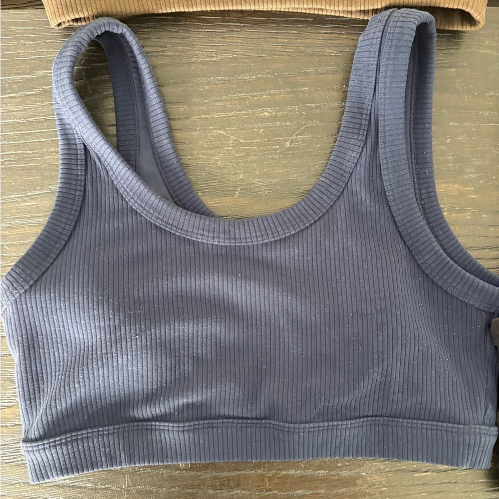 Alo yoga bra - Picture 2 of 10